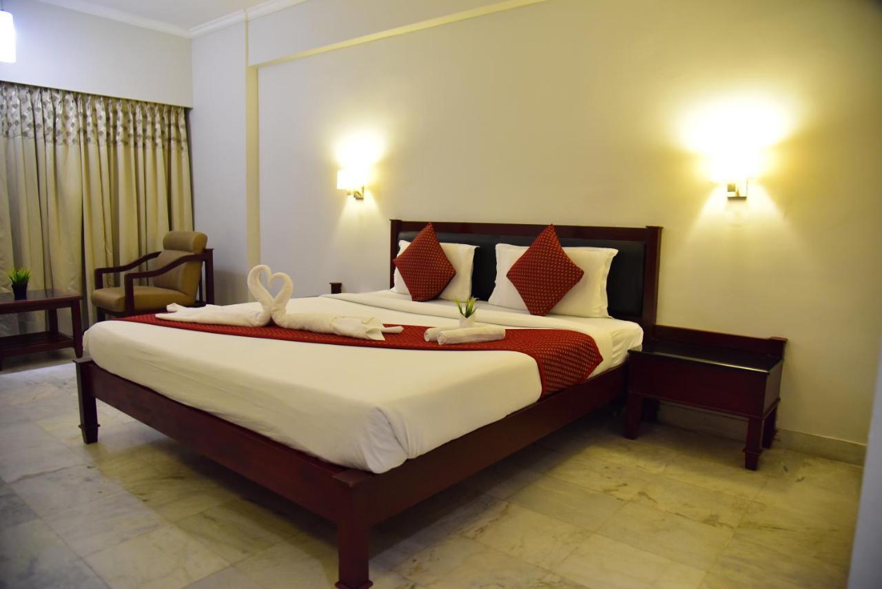 The Bhimas Residency Hotels تيروباتي المظهر الخارجي الصورة