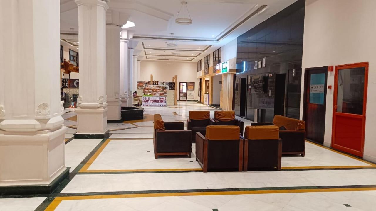 The Bhimas Residency Hotels تيروباتي المظهر الخارجي الصورة