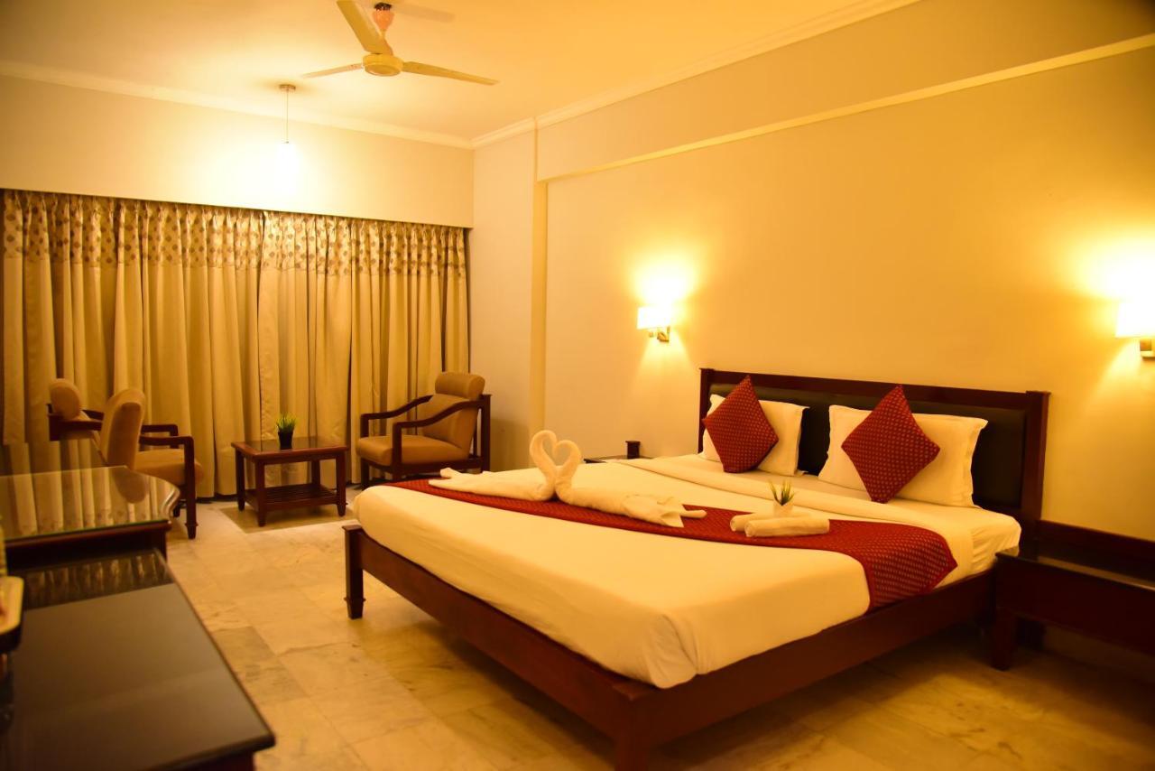 The Bhimas Residency Hotels تيروباتي المظهر الخارجي الصورة