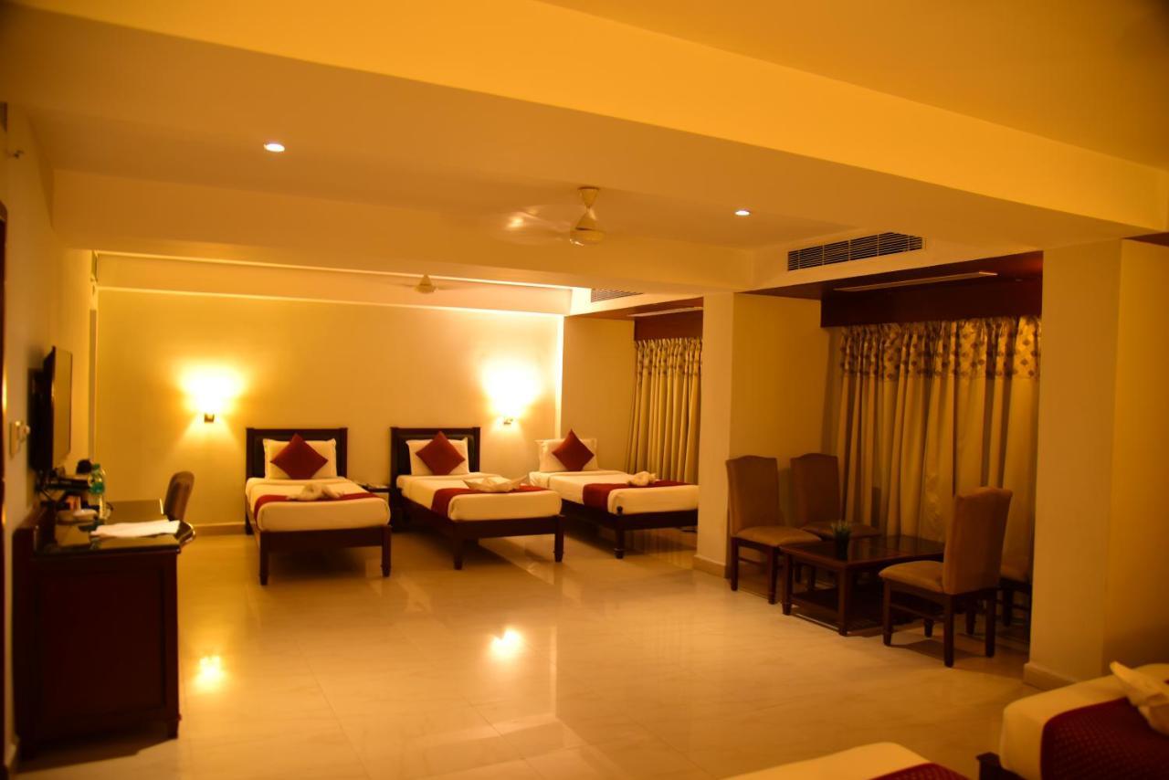 The Bhimas Residency Hotels تيروباتي المظهر الخارجي الصورة